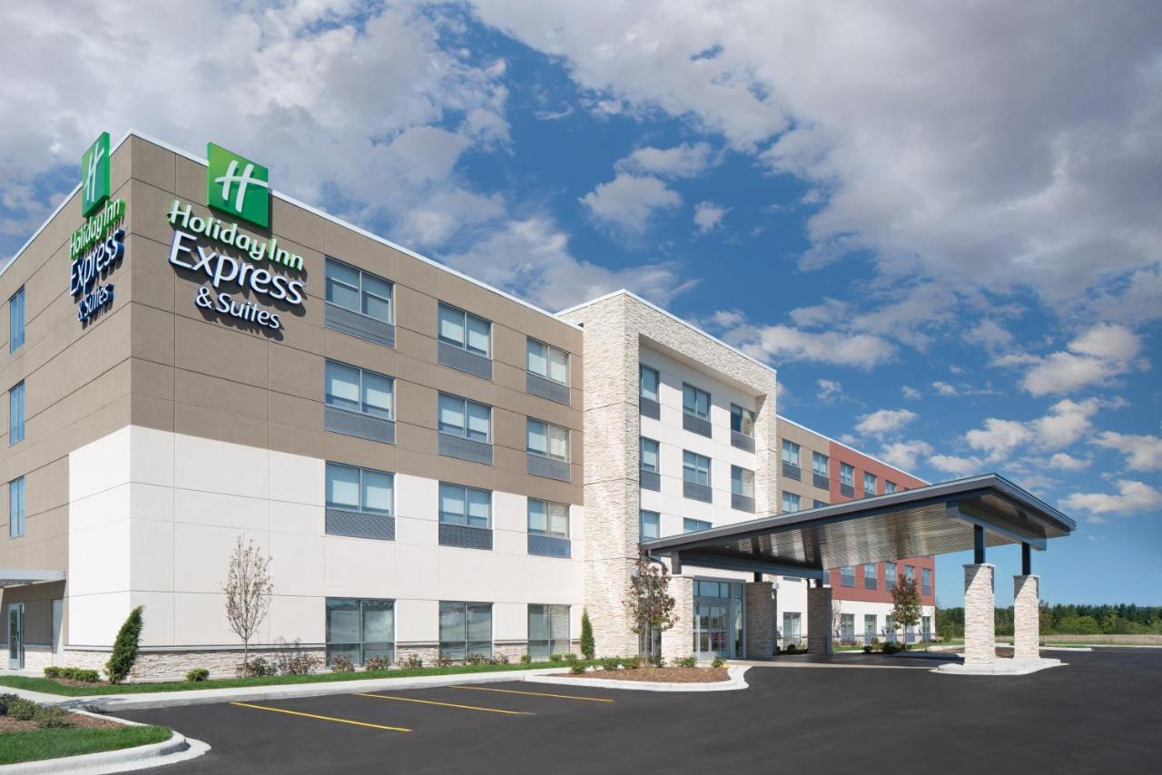 Holiday Inn Express & Suites - Elkhorn - Lake Geneva Area By Ihg Esterno foto