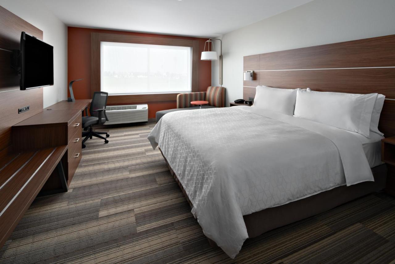 Holiday Inn Express & Suites - Elkhorn - Lake Geneva Area By Ihg Esterno foto
