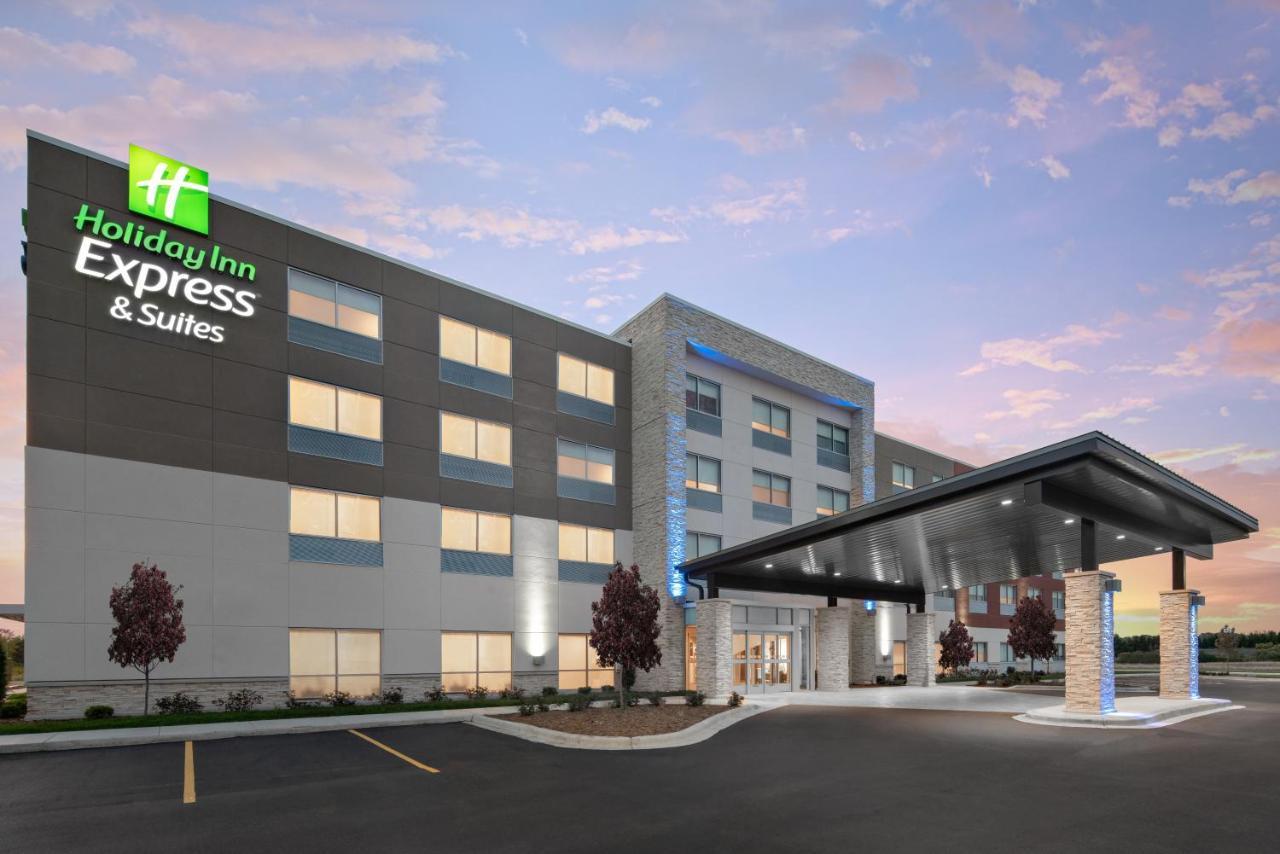 Holiday Inn Express & Suites - Elkhorn - Lake Geneva Area By Ihg Esterno foto